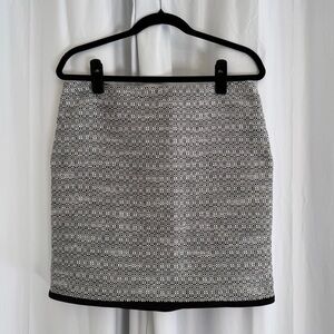 White House Black Market Black White Tweed Pencil Skirt Size 10 Lined